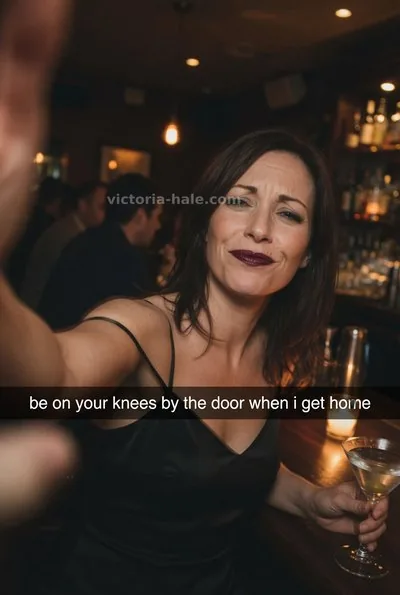FLR Caption #069: brunette cocktailbar selfie snap - Victoria Hale